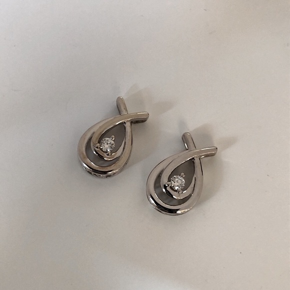 TWO Solid 10K (not 14K ) White Gold Natural Diamond Solitaire Pendants - Picture 17 of 17